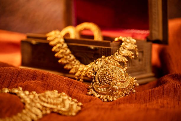 How Craftsmanship and Transparency Shape Jewellery Buying in Hong Kong